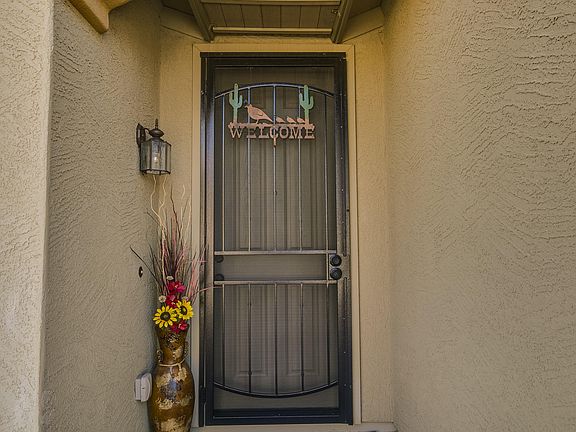 4th image of 15989 W Canterbury Dr