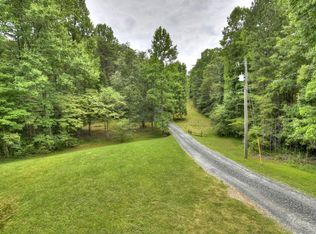 132 White Oak Dr, Ellijay, GA 30540
