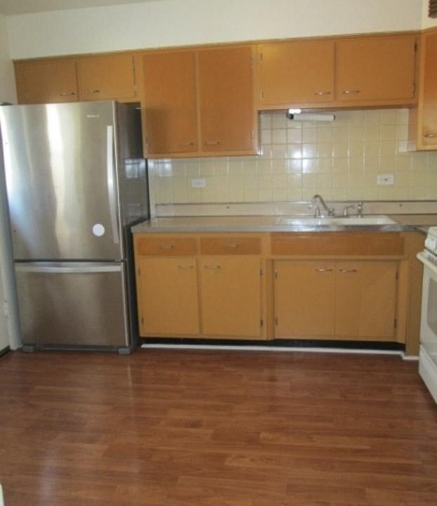 2nd image of 2346 W Jarvis Ave #1