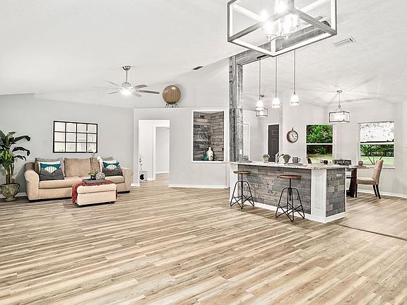 4th image of 12 Woodholme Ln