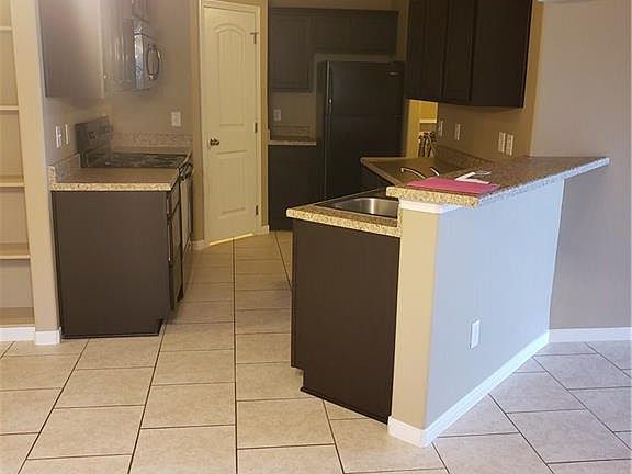 5th image of 1400 Vanguard Ln #A