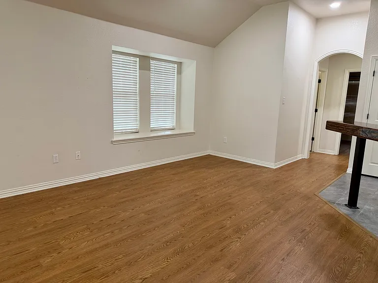 1001 Roberts Bend Ct — Photo 6