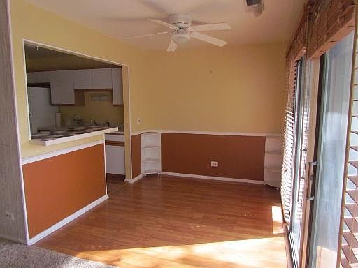 3rd image of 398 Heather Ct