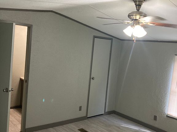 4th image of 4705 Colony Dr