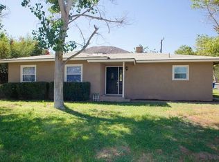 5090 Peacock Ln, Riverside, CA 92505