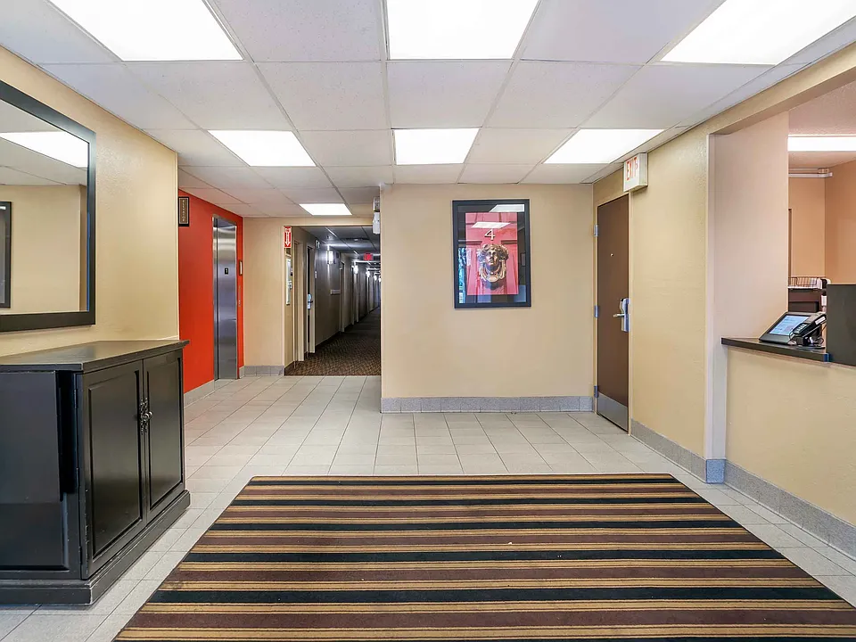 Lobby and Guest Check-in