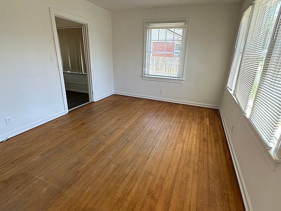 2nd image of 1607 Peachtree Cir N