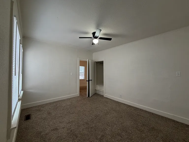 715 Asp Ave #7 — Photo 11