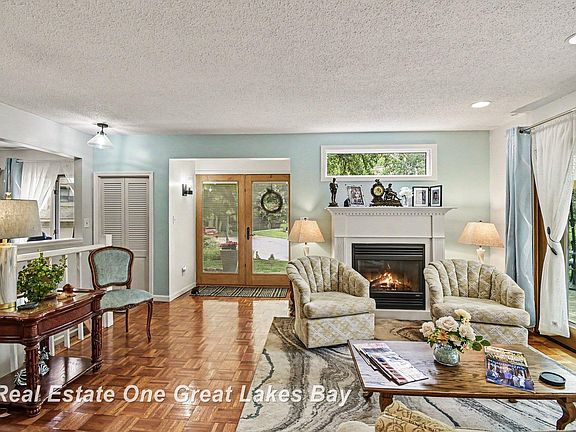 4th image of 2338 Bay Woods Ct