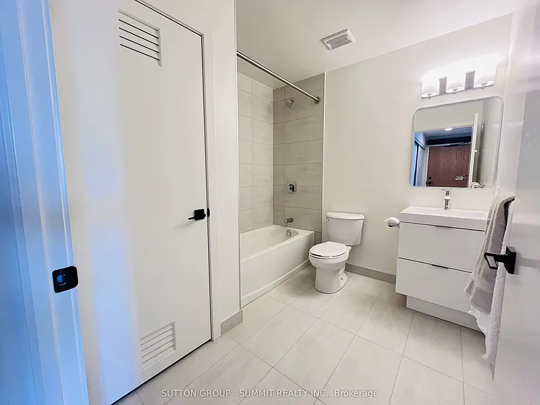 33 Erie Ave #402 — Photo 31
