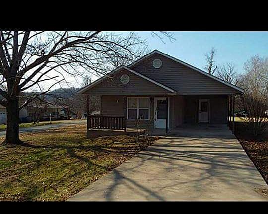 3rd image of 400 N Black Ave