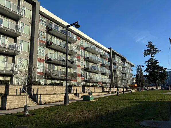 10838 Whalley Blvd #316, Surrey, BC V3R 5J7