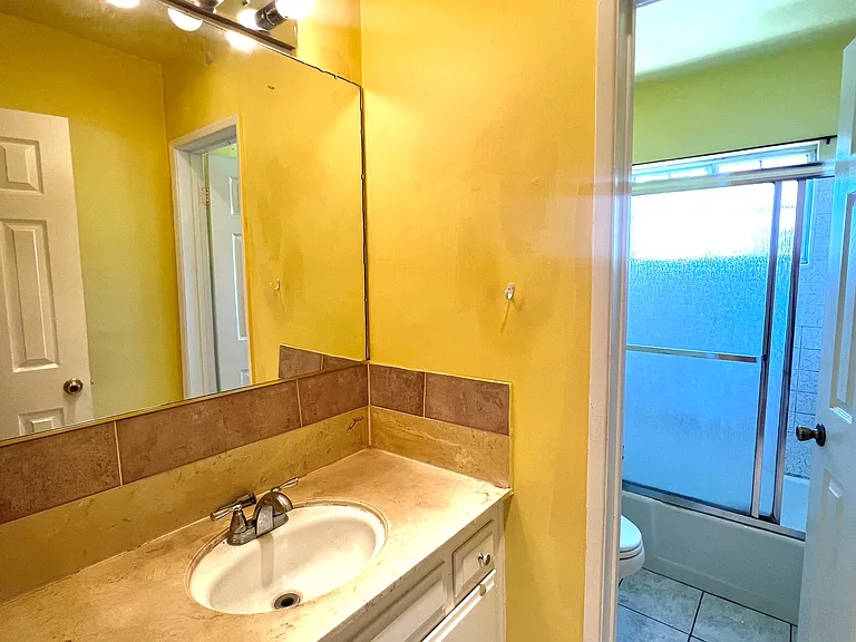 1035 Western Ave #4 — Photo 17