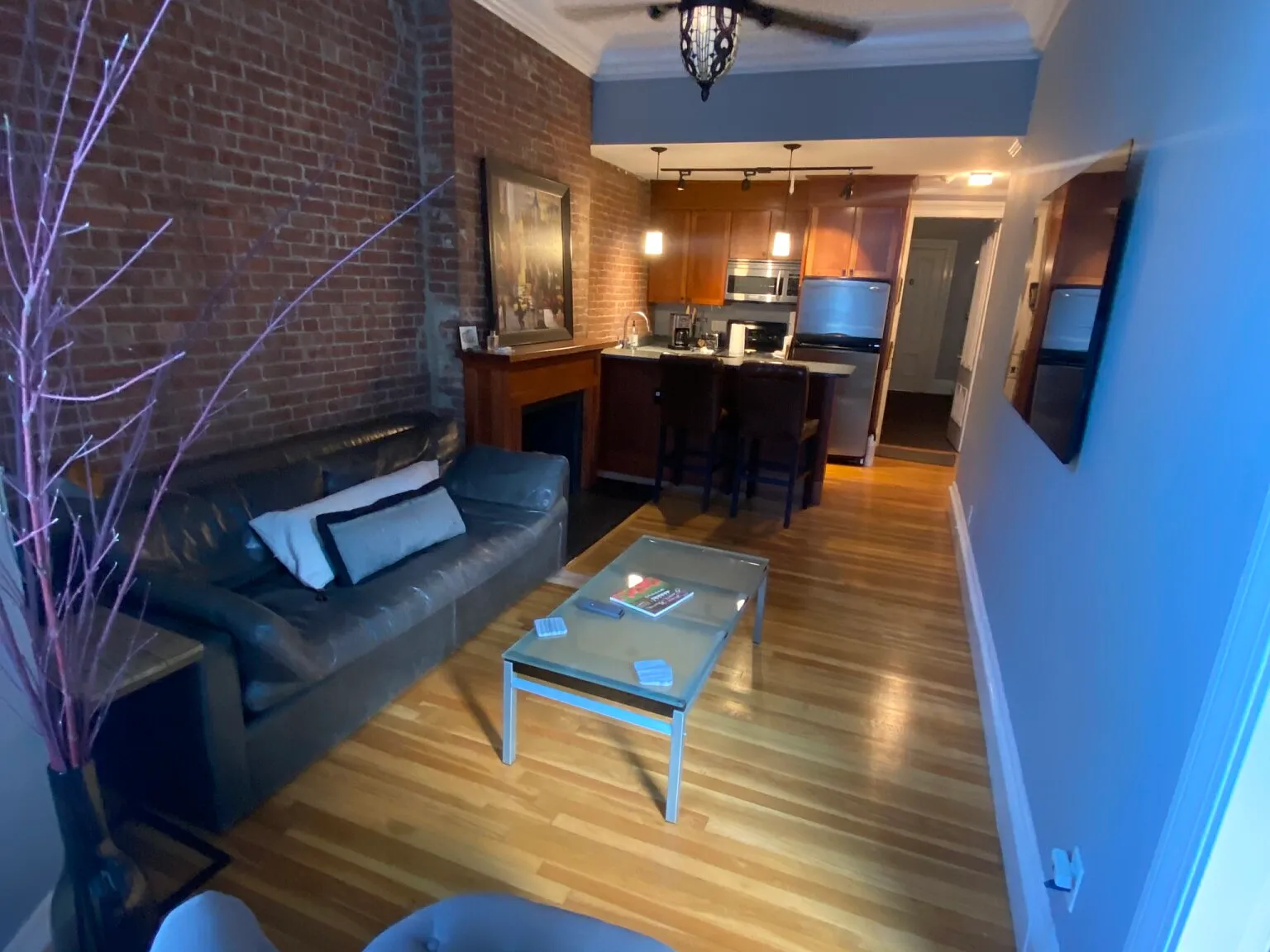 125 Beacon St — Photo 2