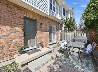 1085 Harrogate Dr #35, Hamilton, ON L9K 1R2