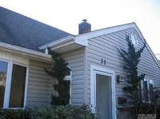 38 Evergreen Ave, Lynbrook, NY 11563