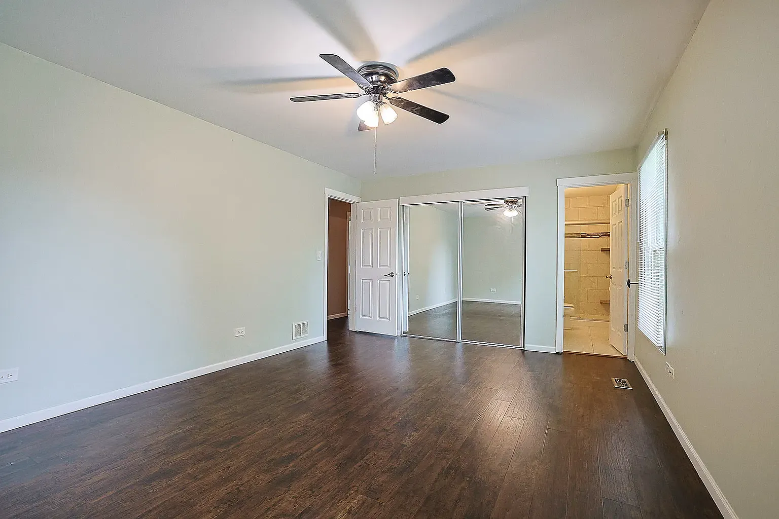 3 bed, 2.5 bath, 1857 sqft, $3,400 — Photo 1
