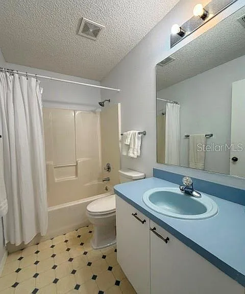 335 San Marino Dr — Photo 22