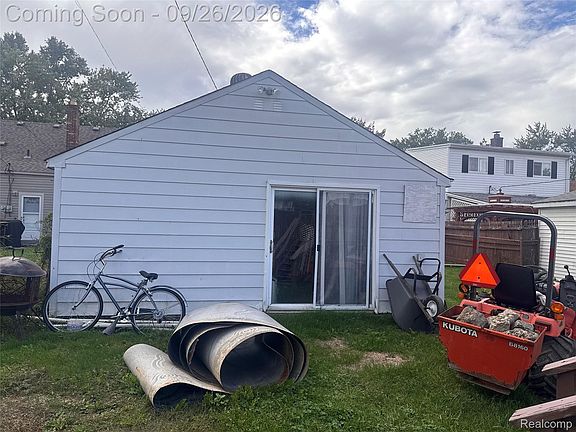 5th image of 7997 Weddel St