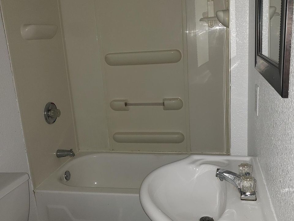 1st image of 626 W Grove St #1