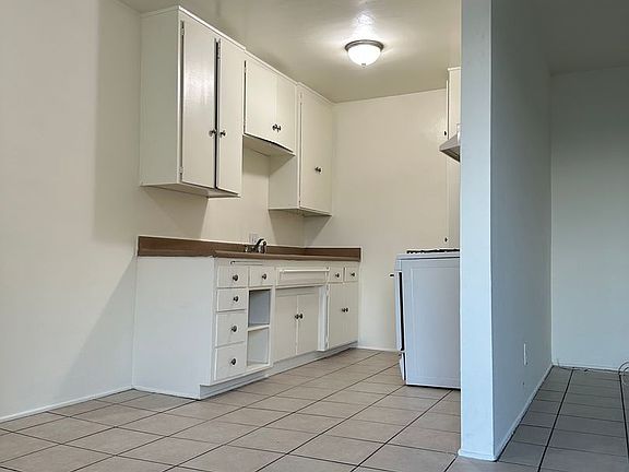 3rd image of 2931 Lincoln Park Ave #7