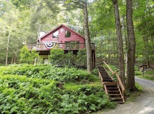 125 Waterfront Dr, Greentown, PA 18426