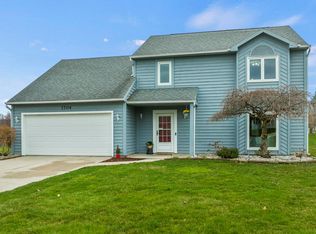 1704 Basin Ct, Fort Wayne, IN 46825