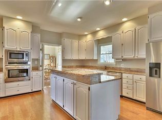 5900 River Dr, Lorton, VA 22079