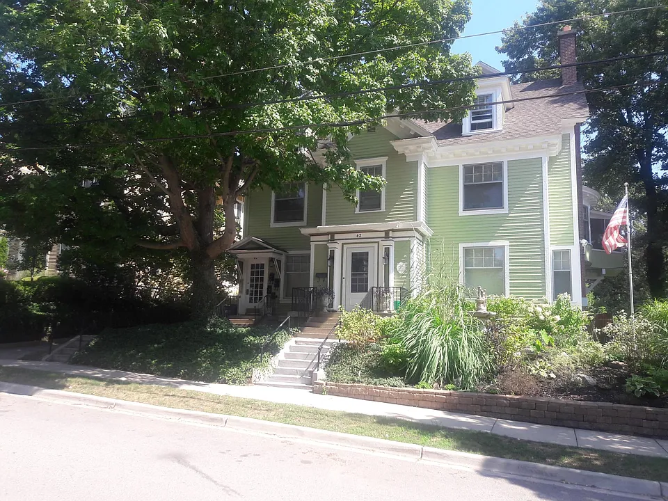 40 Prospect Ave SE #3