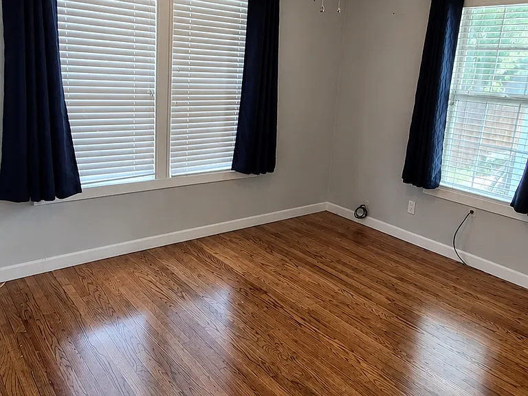 2485 Baylor Ave — Photo 10