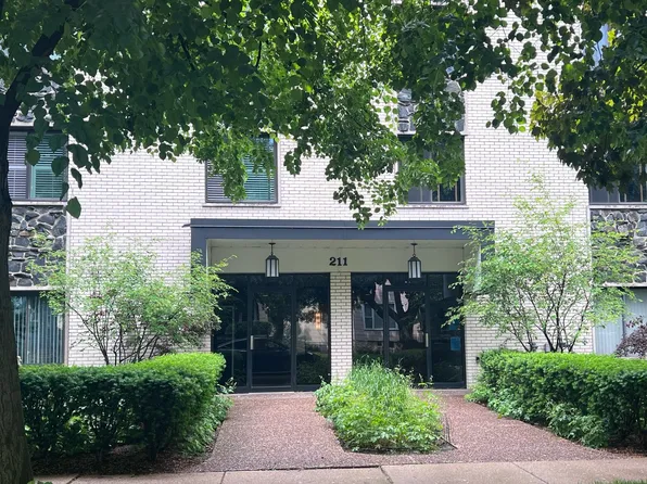 211 Elgin Ave APT 3H, Forest Park, IL 60130
