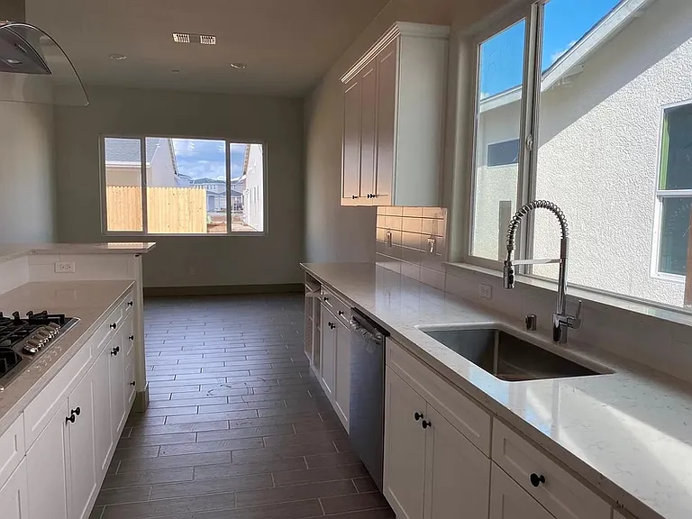 2467 Valverde Dr — Photo 14