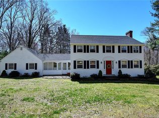 68 Evergreen Ln, Glastonbury, CT 06033