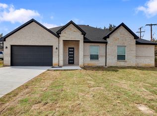 2217 S Peachtree Ct, Denison, TX 75020