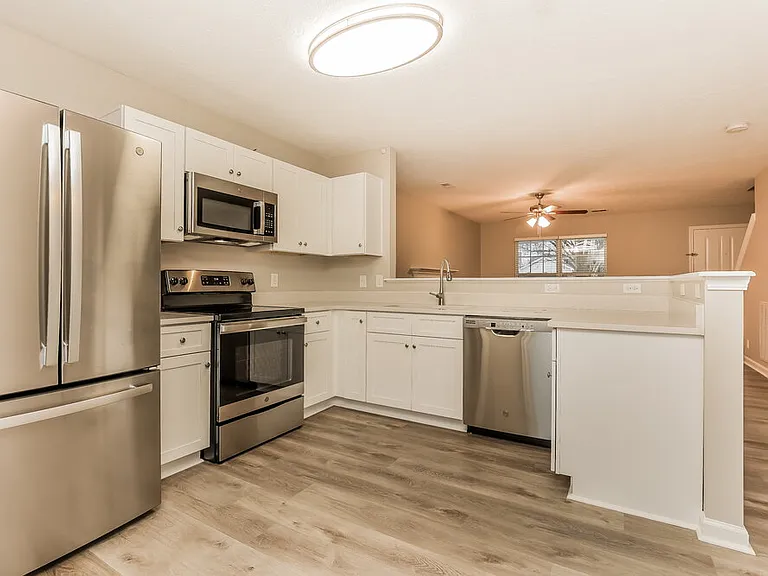 4052 Longfellow Dr — Photo 9