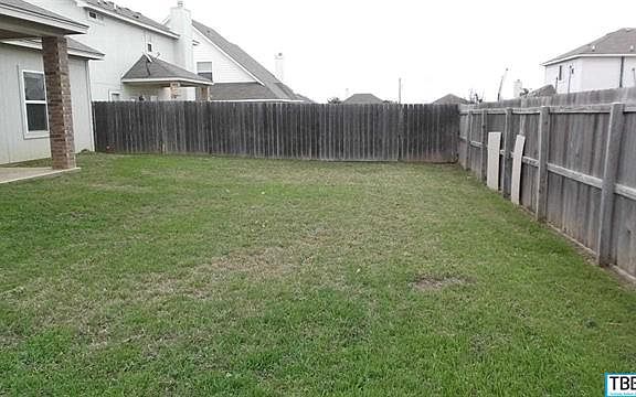 3rd image of 7721 Honeysuckle Dr