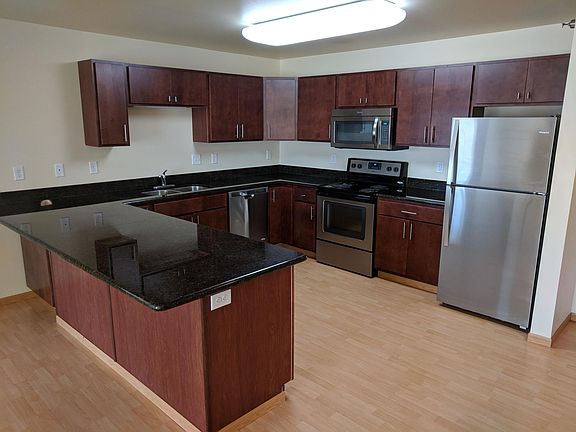 3rd image of 621 33rd Ave W APT 202