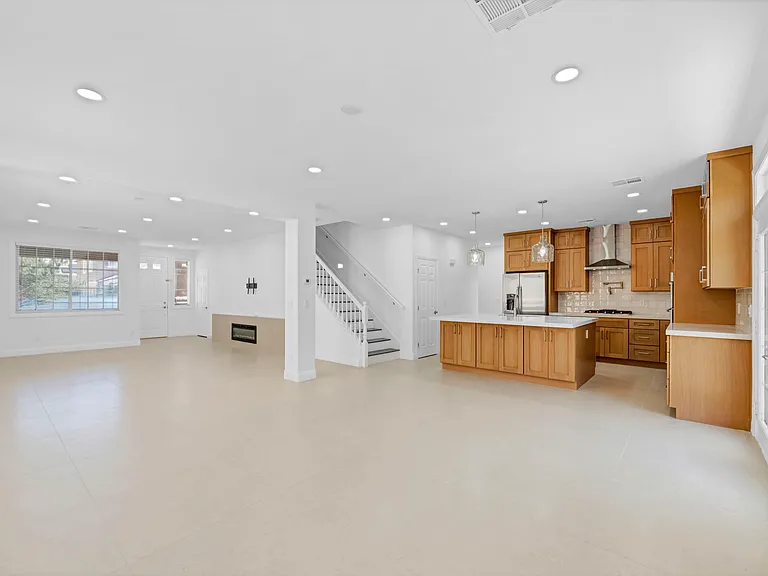 10705 Sprucedale Ave — Photo 7
