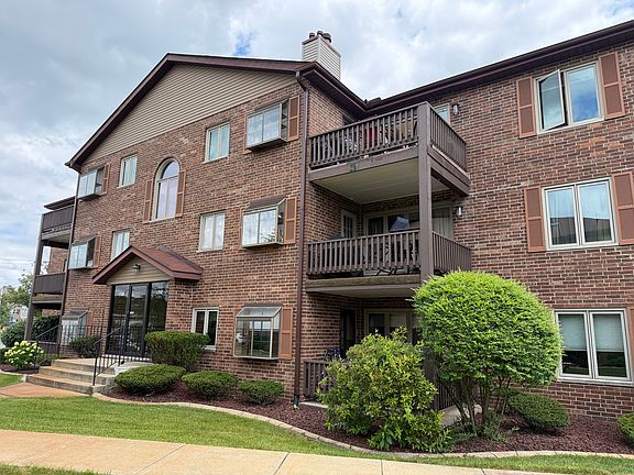 2nd image of 17242 Ridgeland Ave APT 1N