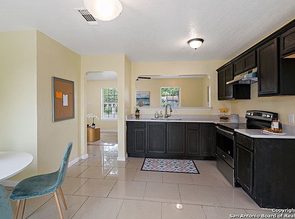 5th image of 2614 Frontier Dr