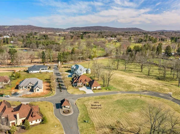 5397 Boulevard Grand, Cru Upper Saucon Township, PA 18034