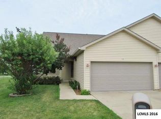 108 Oak Park Dr, Lincoln, IL 62656