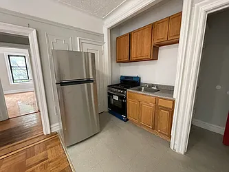 Rented by Sterea Agency