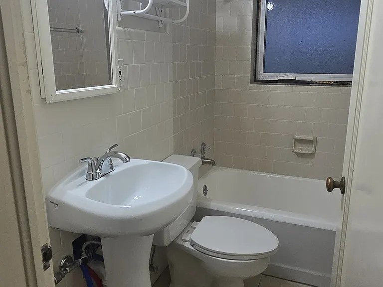 543 N 400 E #B — Photo 11