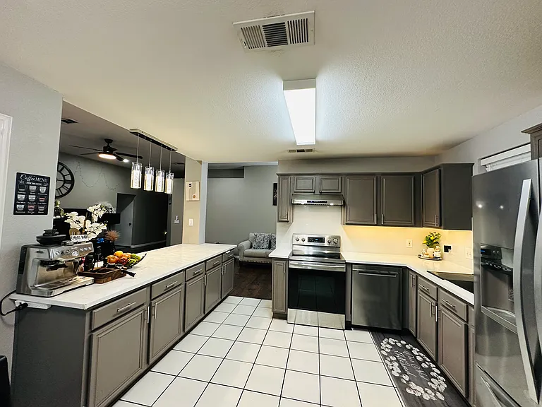 203 Cloudcroft Dr — Photo 3