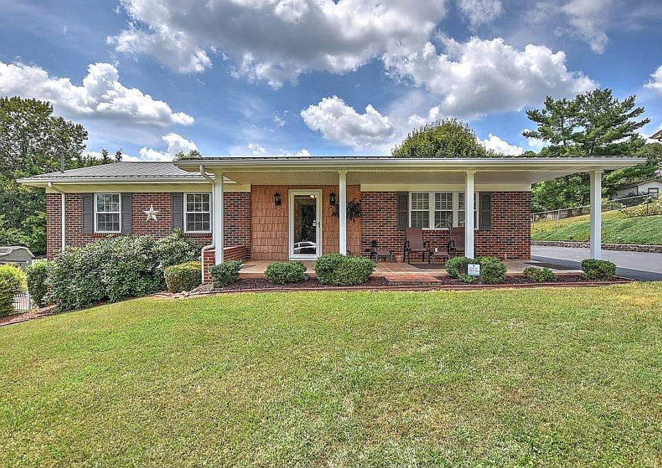 1st image of 2713 Oakcliff Ct