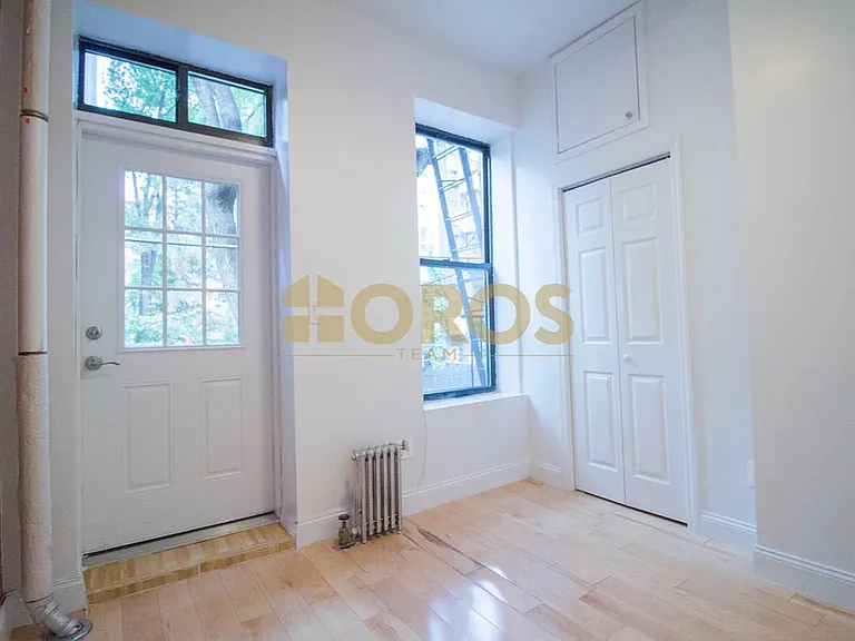 533 E 5th St #1RW — Photo 5
