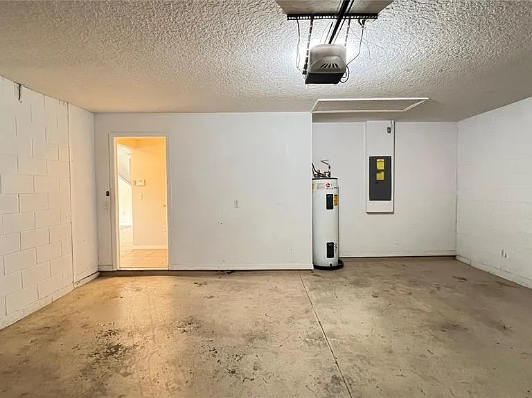216 Verdi St — Photo 43
