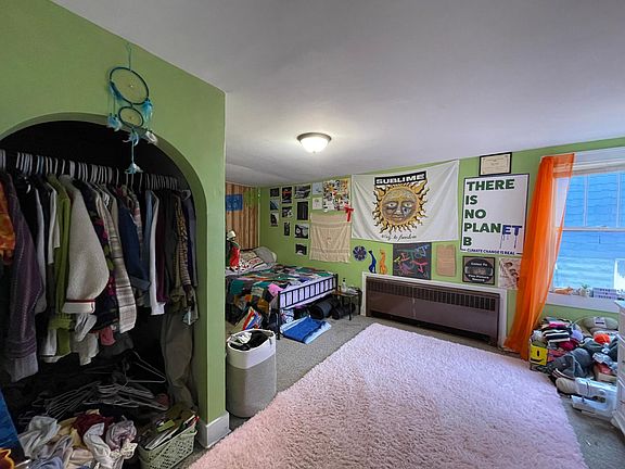 5th image of 132 W Crescent St #1