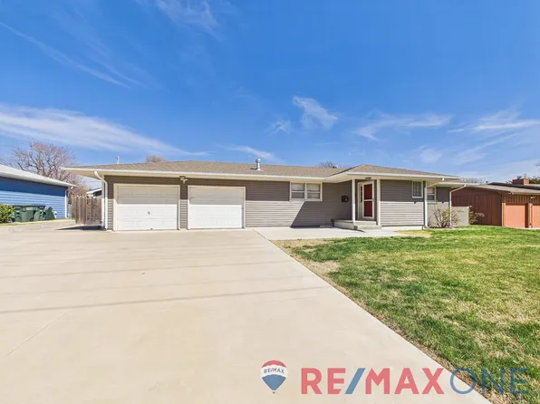 408 University Dr, Dodge City, KS 67801